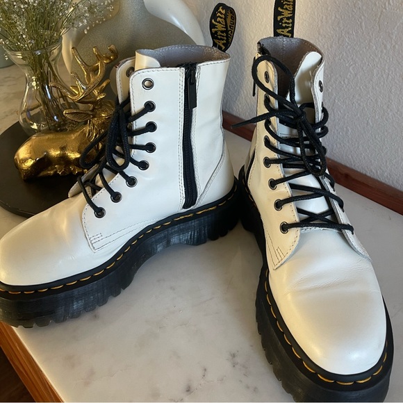 Doc Martens - Picture 3 of 4